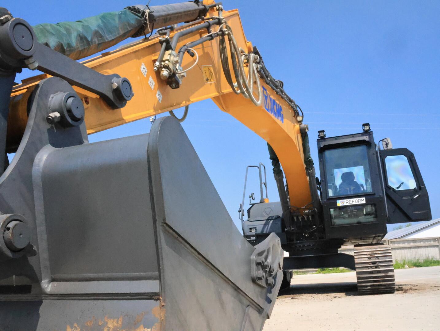 XCMG excavator cabin reservation | REFORM