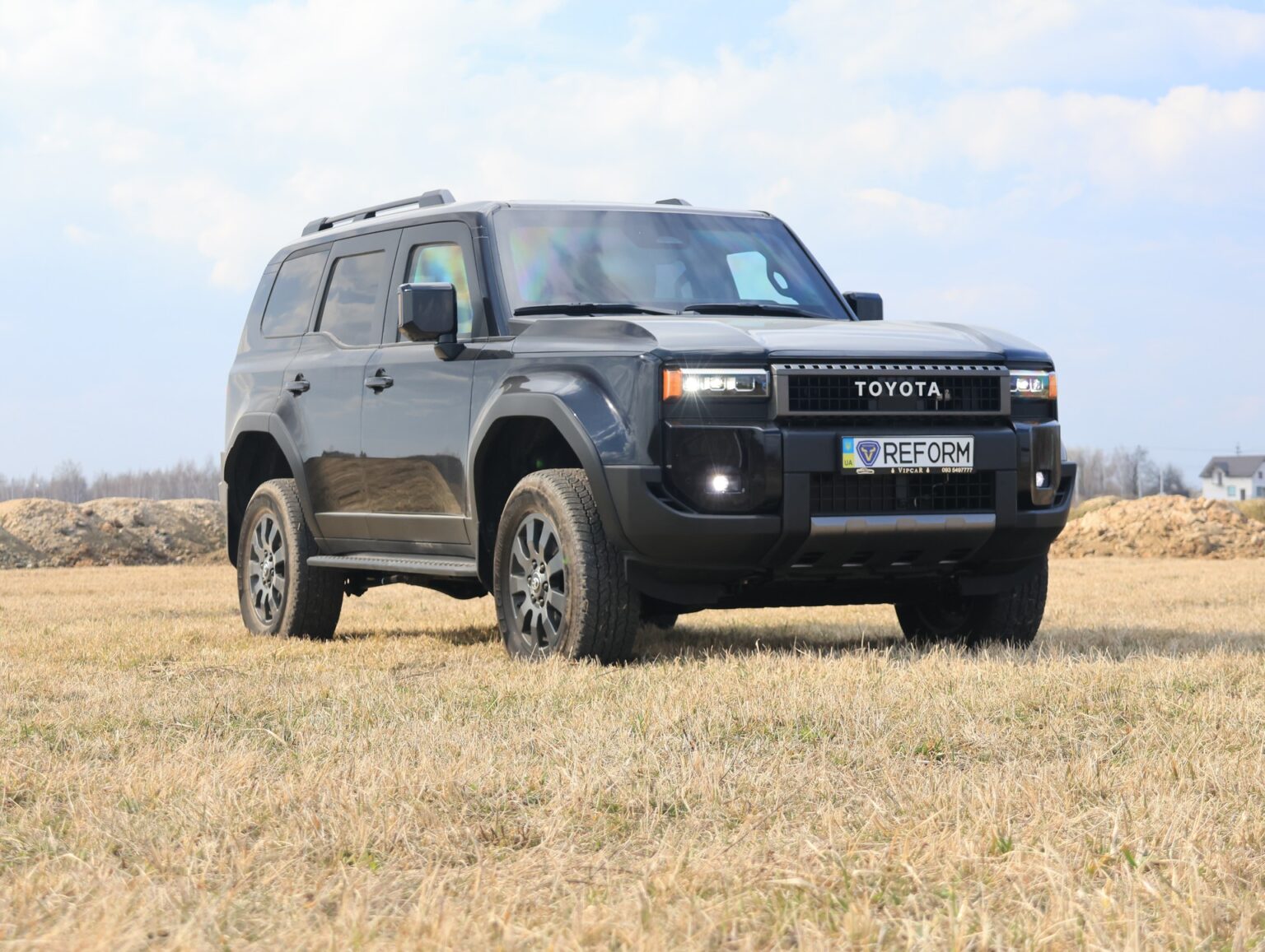 Броньований REFORM LC250 на базі Toyota Land Cruiser Prado 250