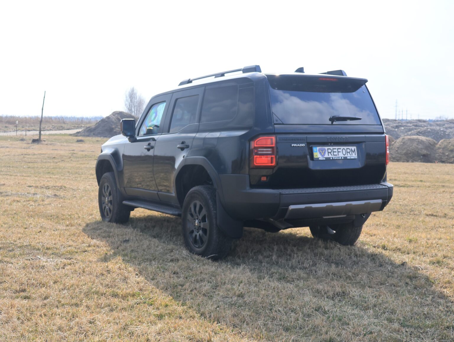 Броньований REFORM LC250 на базі Toyota Land Cruiser Prado 250