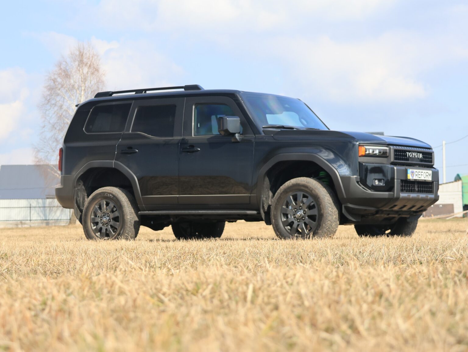 Броньований REFORM LC250 на базі Toyota Land Cruiser Prado 250