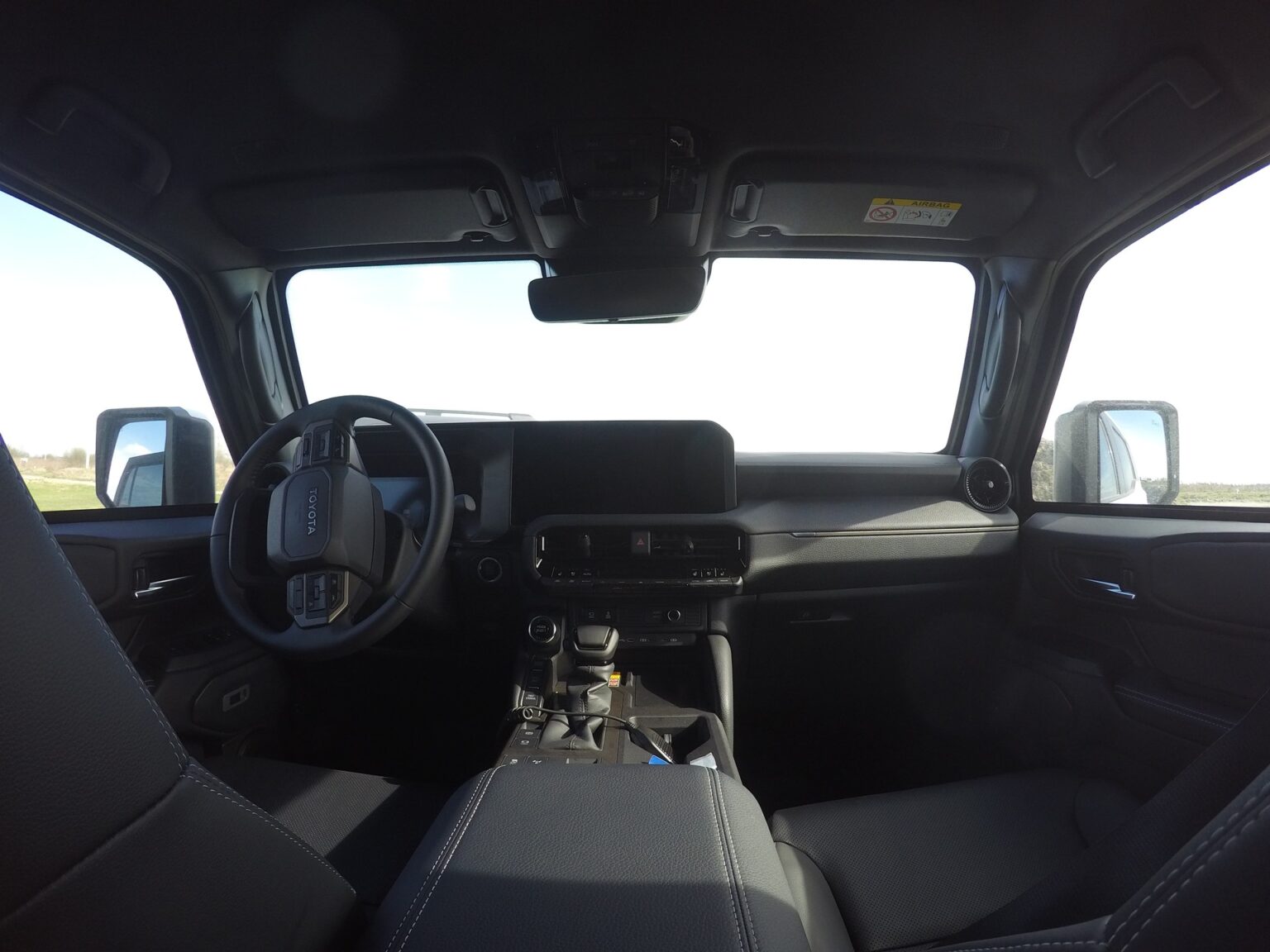 Броньований REFORM LC250 на базі Toyota Land Cruiser Prado 250