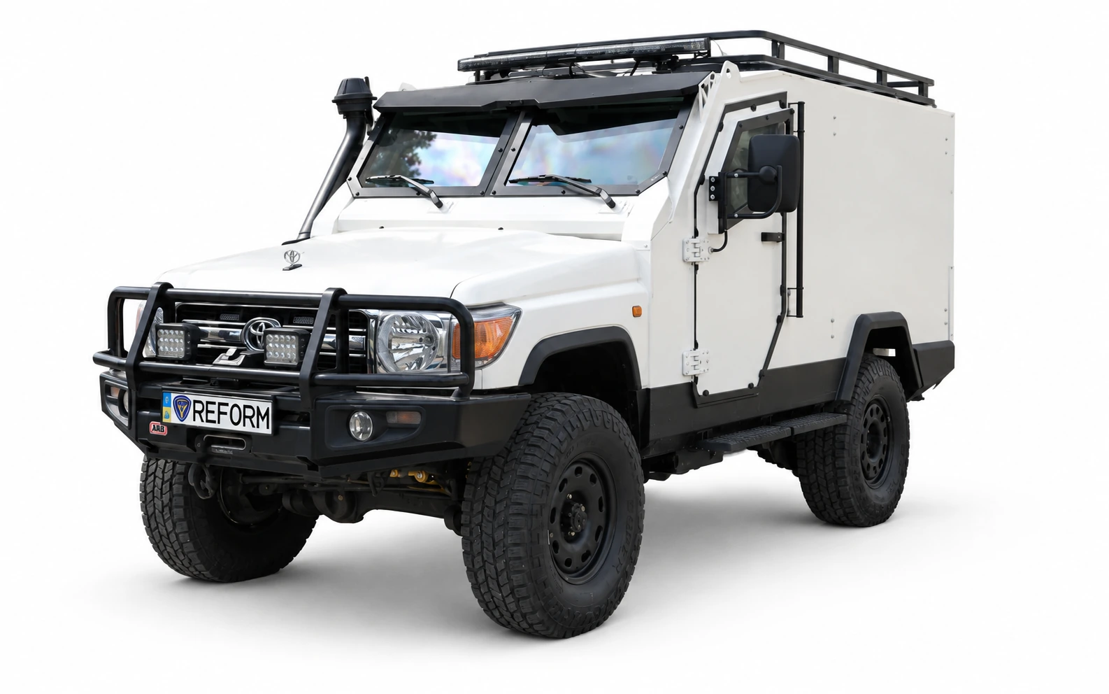 Броньований Toyota Land Cruiser 78 Medevac