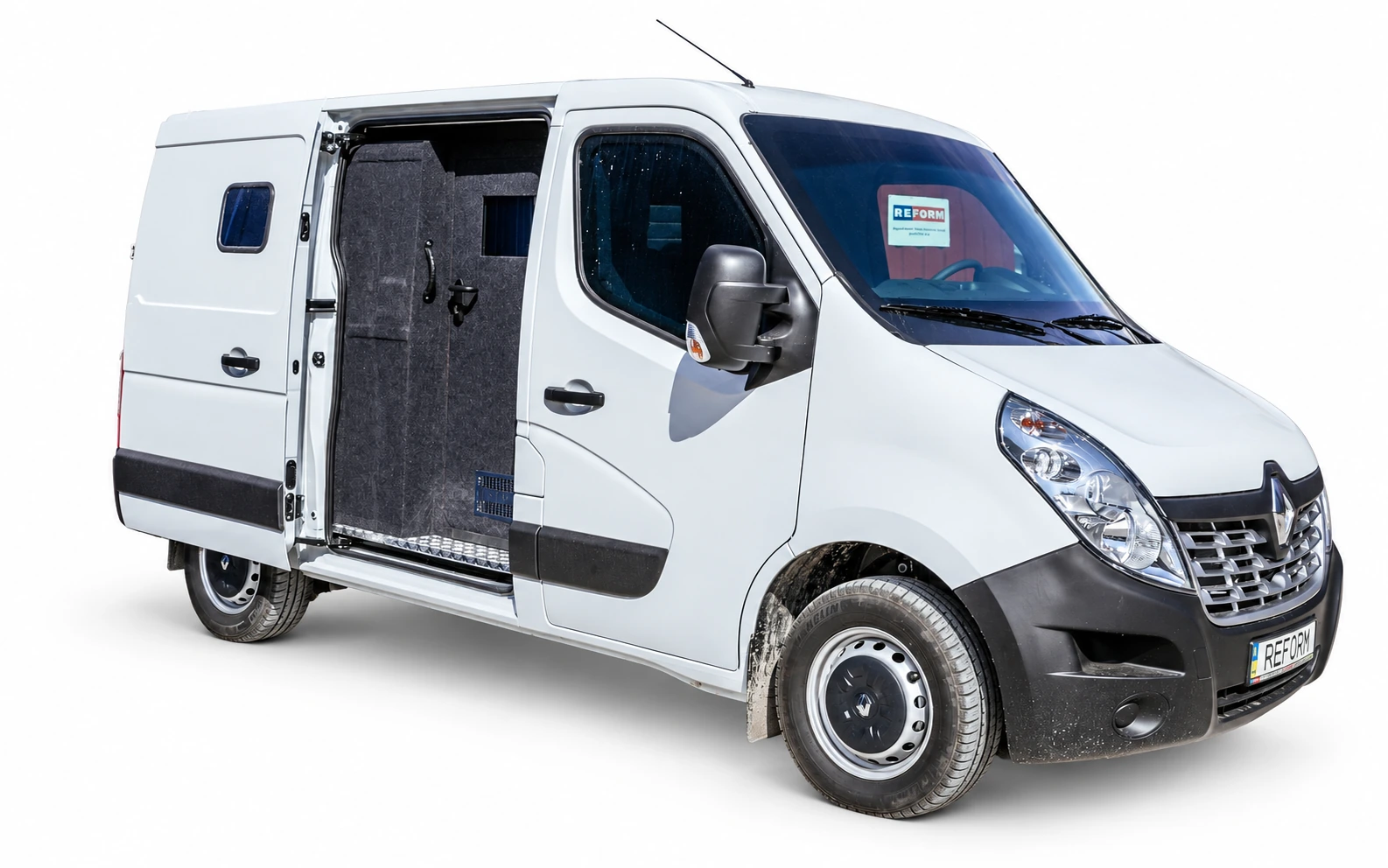 Броньований Renault Master