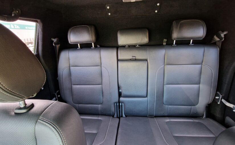 Rear seats of the armored Peugeot Landtrek REFORM PL-B6